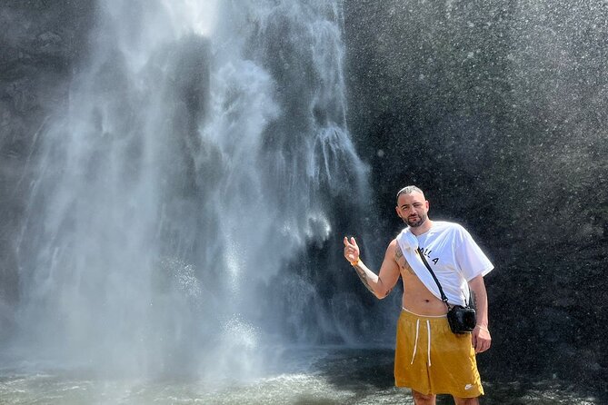 Private Experience Between the Mountains and Waterfalls of Antioquia - Booking Details
