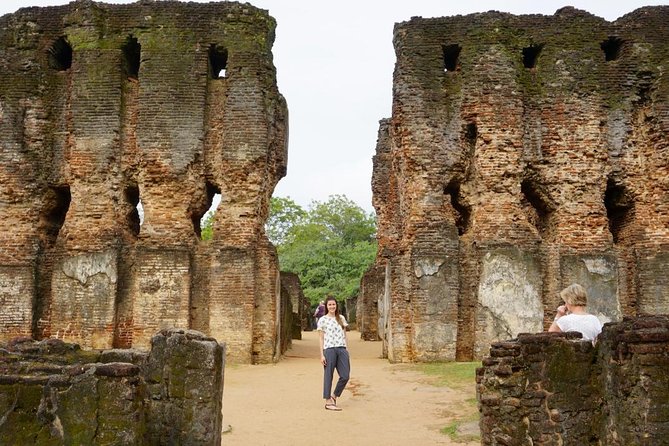 Private Full Day Tour to Sigiriya Rock Fortress and Polonnaruwa From Kandy - Important Information