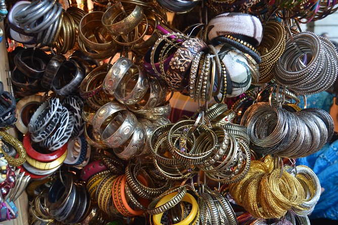 Private Guided Shopping Tour of Mumbai - Start Time