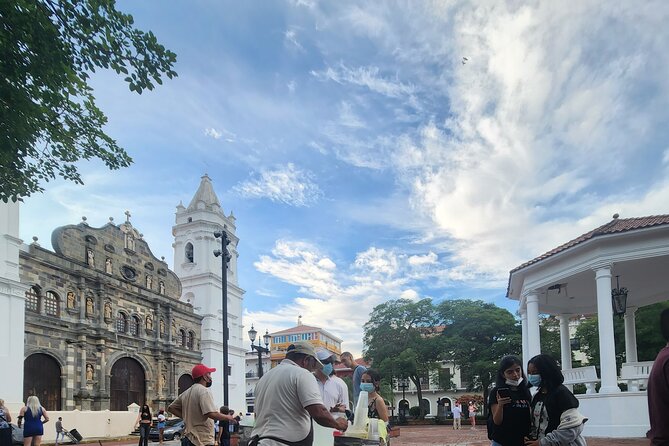 Private Guided Tour of Casco Antiguo and Panama Canal - Meeting and Pickup