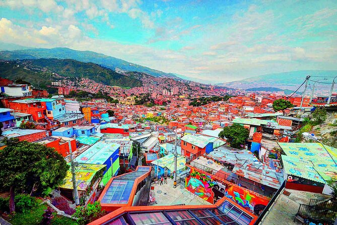 Private Helicopter Tour of Medellin and the Grafitti Area - What to Expect