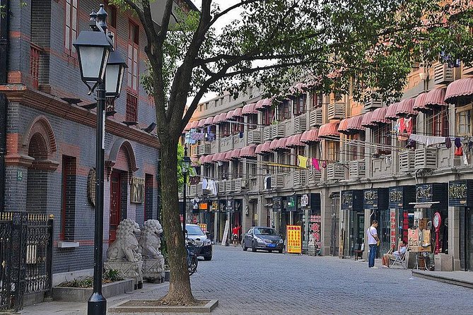 Private Modern Art Shanghai Tour With Chinese Lunch - Cultural Insights