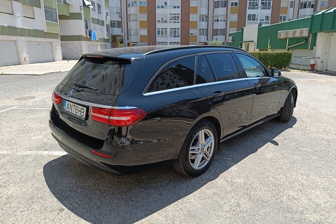 Private One-Way Transfer Between Lisbon Airport and Lisbon City - Pickup Signage and Contact