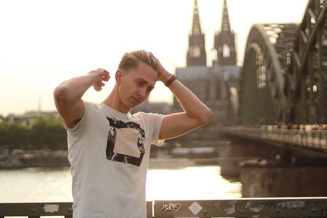 Private Photo Session With a Local Photographer in Cologne - Deliverables and Timeline