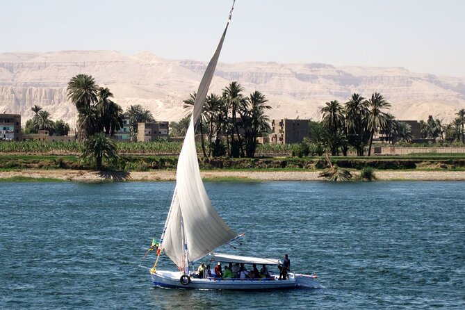 Private Romantic 1 Hour Boat Tour in River Nile - Luxor