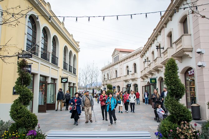 Private Shopping Tour From Barcelona Hotels to La Roca Village - Booking