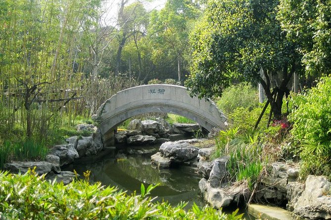 Private Tour: Zhujiajiao Water Village & Seven Treasure Town One Day Excursion - Accessibility Information
