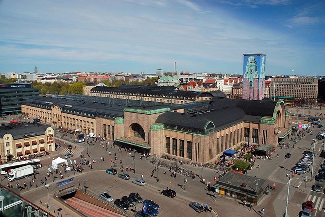 Private Transfer: Airport HEL to Helsinki in Business Car - Meet & Greet Service