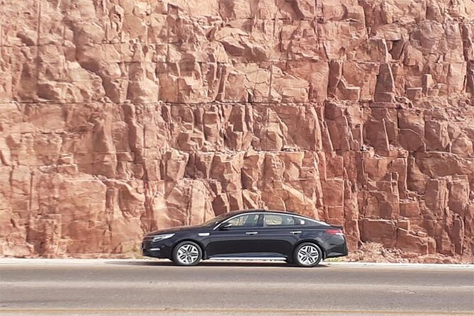 Private Transfer From Main Hotel to Aqaba Airport - Vehicle and Amenities