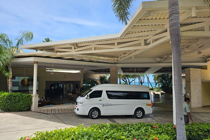Private Transportation to and From Liberia Airport/Wyndham Tamarind - Booking Confirmation