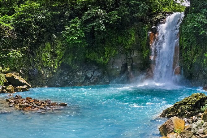 Private Transportation to Rio Celeste Round Trip From La Fortuna - Transportation Features