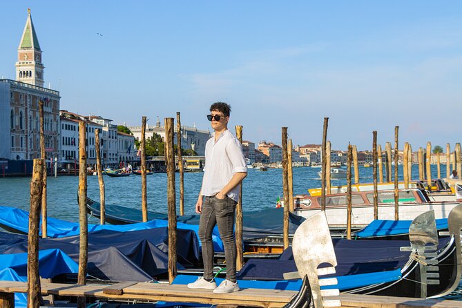 Private Venice Professional Photoshoot at Punta Della Dogana - Photographer Identification