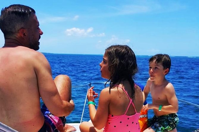 Private Yacht Snorkeling & Discover the Punta Gorda Village - Onboard Amenities