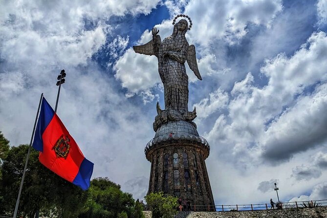 Quito City Tour: Old Town & Middle of the World - Accessibility Features