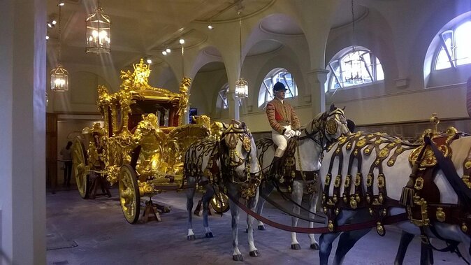 Royal Tour & Buckingham Palace State Rooms or Royal Mews Option - Accessibility Details