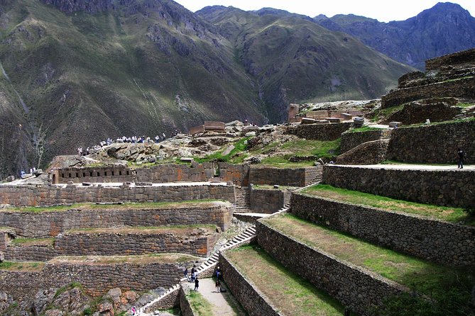 Sacred Valley Tour Pisac, Maras, Moray & Ollantaytambo and Machu Picchu 2 Days - Group Size and Accessibility