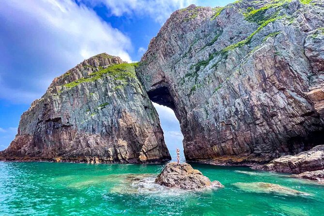 Sai Kung Island Hopping Trip Four Sea Arches in Hong Kong - Booking Process and Reservation