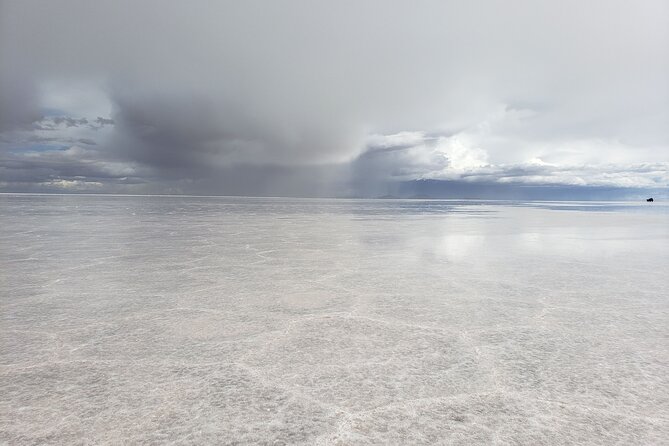 Salar De Uyuni + Bus Bed La Paz-Uyuni Round Trip + Breakfast. Tours (1 Day) - Inclusions of the Tour