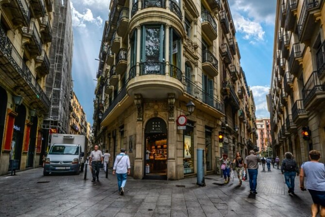 Self Audio Guided Tour in Gothic Quarter of Barcelona - The Sum Up