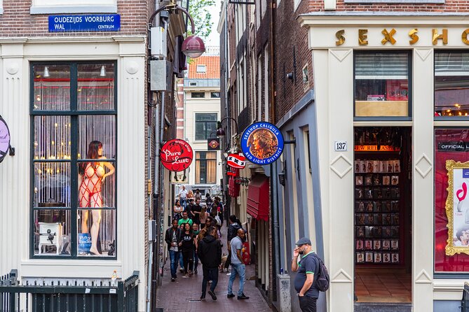 Self-Guided Red Light District Amsterdam Photography Tour - What To Expect