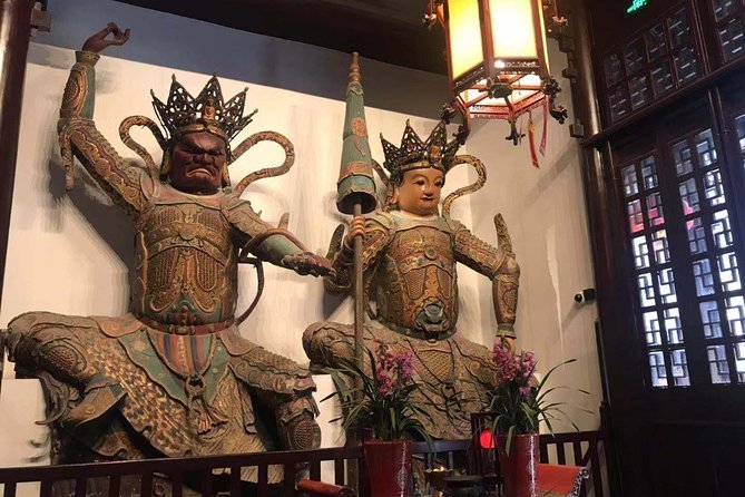 Shanghai Private Tour: Jade Buddha Temple, World Financial Center&Acrobatic Show - What To Expect During the Tour