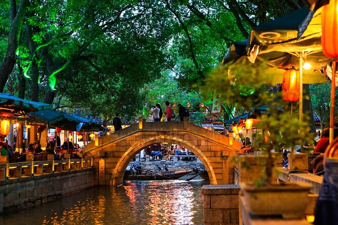 Six Arts Museum and Tongli Water Town Private Tour From Suzhou