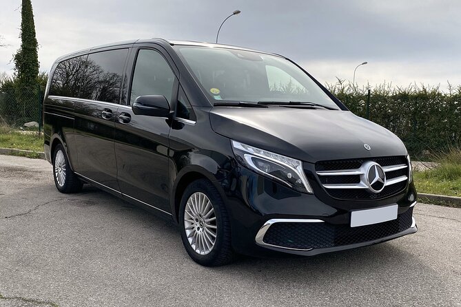 Ski Resort Transfer: Chambery Airport CMF to Courchevel in Van
