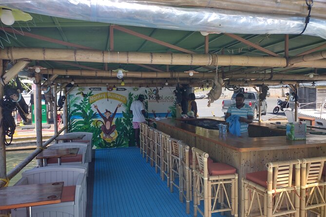 Snorkeling Blue Channel in West End by Catamaran Tiki Boat - The Sum Up