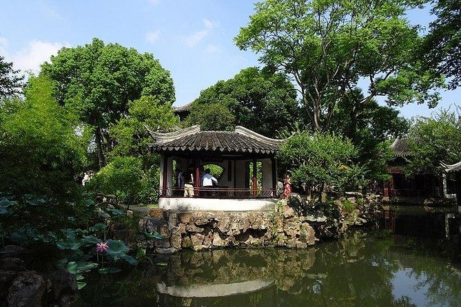 Suzhou Day Tour to Classical Garden and Tongli Water Town - Attire and Private Tour