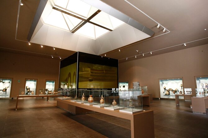 Temples of the Sun & Moon, Chan Chan and Huanchaco With Lunch - Booking Details