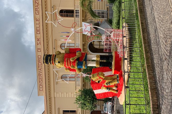 Tour of the City of Sorrento With Beautiful Christmas Decorations - Exploring Nativity Scenes