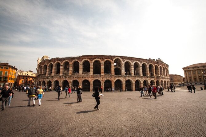 Touristic Highlights of Verona on a Private Full Day Tour With a Local - Scenic Views and Photo Ops
