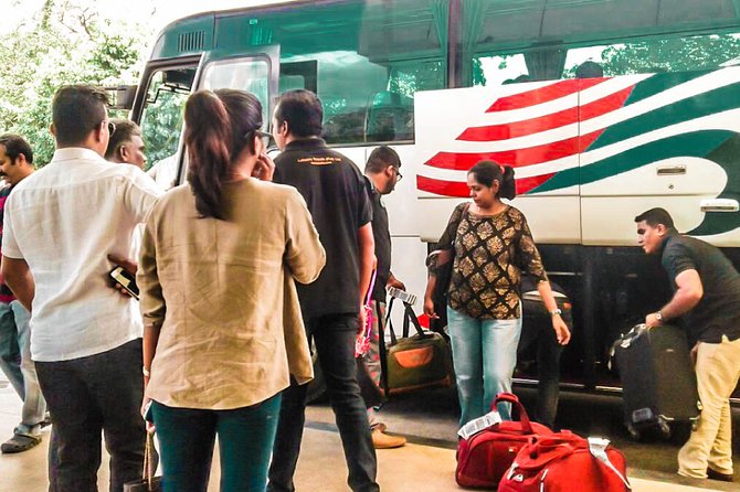 Transfer Between Colombo Airport (Cmb) and EKHO Ella, Ella - Meeting and Pickup Information