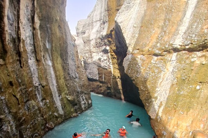 Wadi Alhoqain Thrill Seekers Oasis - Weather Considerations