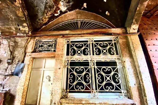 Walk in the Historical Bazaars of Istanbul - Exploring Vibrant Marketplaces