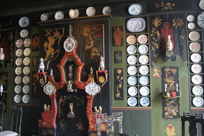 Walking Tour With Private Guide Marais and Its Mansions + Pastry 2h - Inclusions