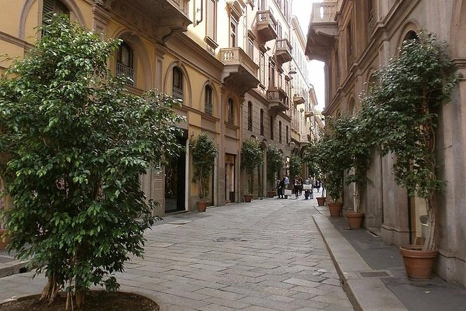 Wandering Around Milan Fashion District: Shopping Becomes Personal - Shopping Route: Via Monte Napoleone
