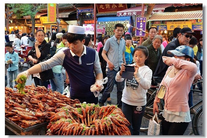 Xian in One Day From Kunming by Air: Terracotta Warriors, City Wall and More - Lunch and City Wall Exploration