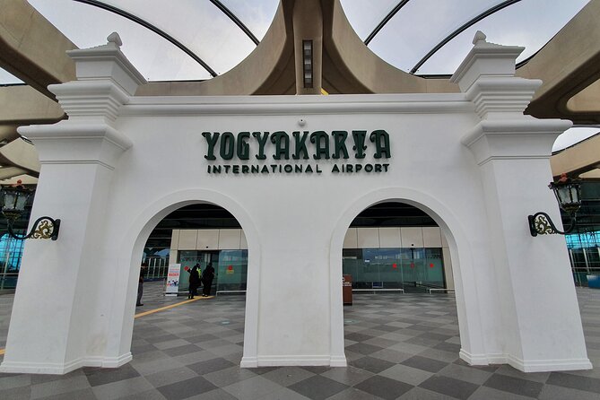 Yogyakarta Private Departure Transfer- Yogyakarta Hotel to Airport - Luggage Allowance