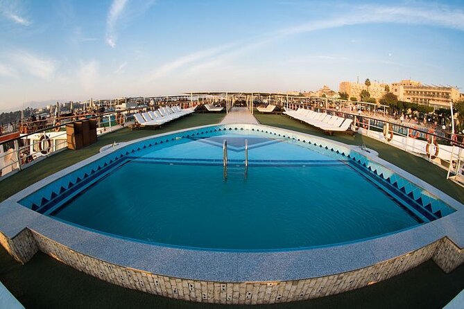 4 Days Nile Cruise From Aswan to Luxor Including Tours & Hot Air Balloon
