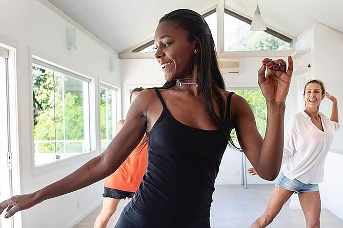 1 Hour Rhythmic Moves Samba Class With Passista - Class Inclusions