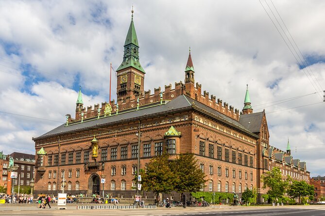 2 Hour Walking Introduction to Copenhagen and Its Main Sights - Meeting Point at Statue of Andersen
