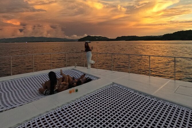 3 Hours Red Whale Party Yacht in Boracay - Price and Booking