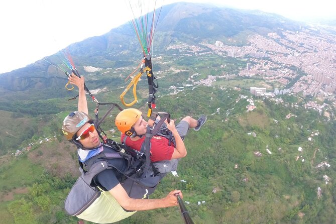 4 Hours Paragliding C13 With Transportation - The Sum Up