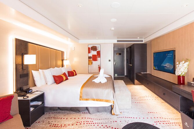 5D4N Yangtze River Cruise: Yichang to Chongqing by Century Cruise - Dress Code and Special Events