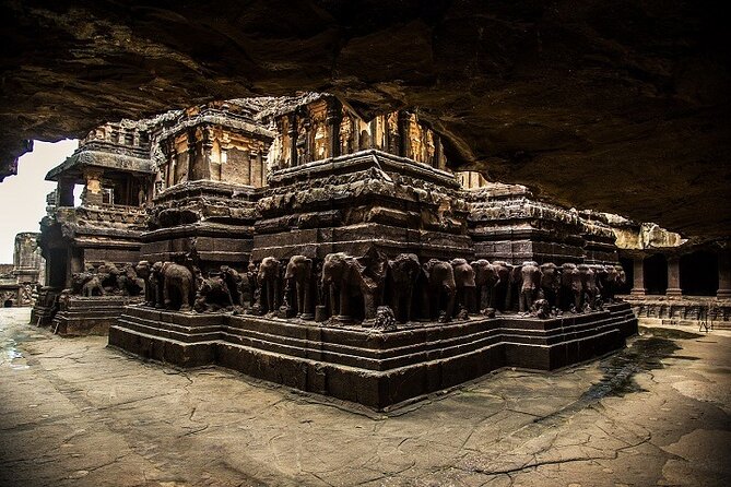 A Visit to the Fascinating Ellora Caves From Aurangabad - Souvenir Shopping