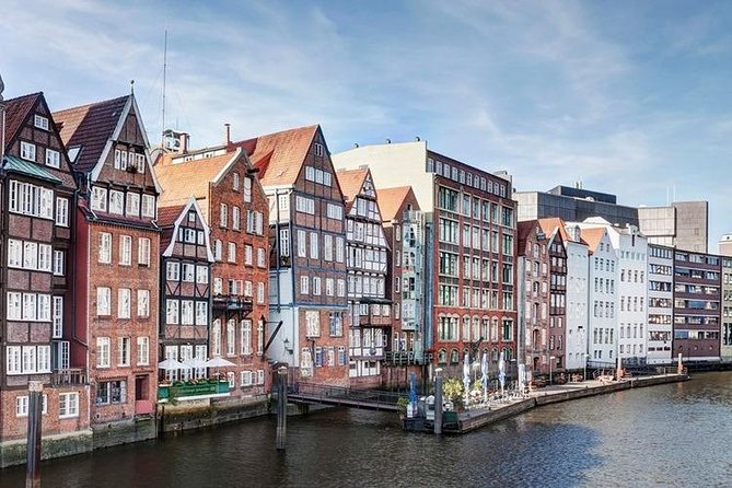 Airport Transfer: Hamburg to Hamburg Airport HAM by Luxury Van - Traveler Amenities