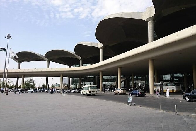 Amman Airport Shuttle Service To Petra - Amenities Included in Service