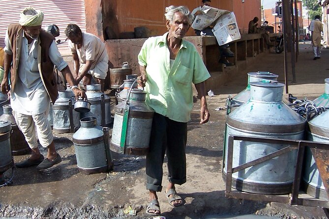 An Early Morning Glimpse of Life In Jaipur - Capturing Jaipurs Beauty