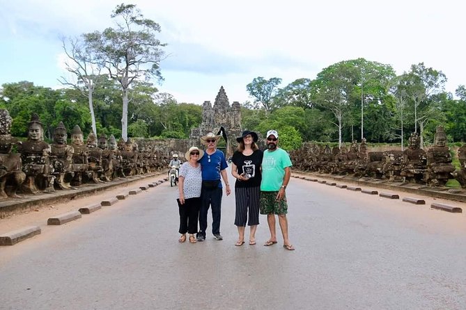 Angkor Wat Small-Group Day Tour Sunset With Breakfast Included - English Speaking Guide